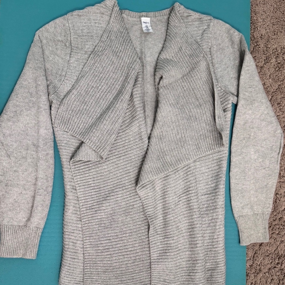 NWOT Gap Body Gray Sweater